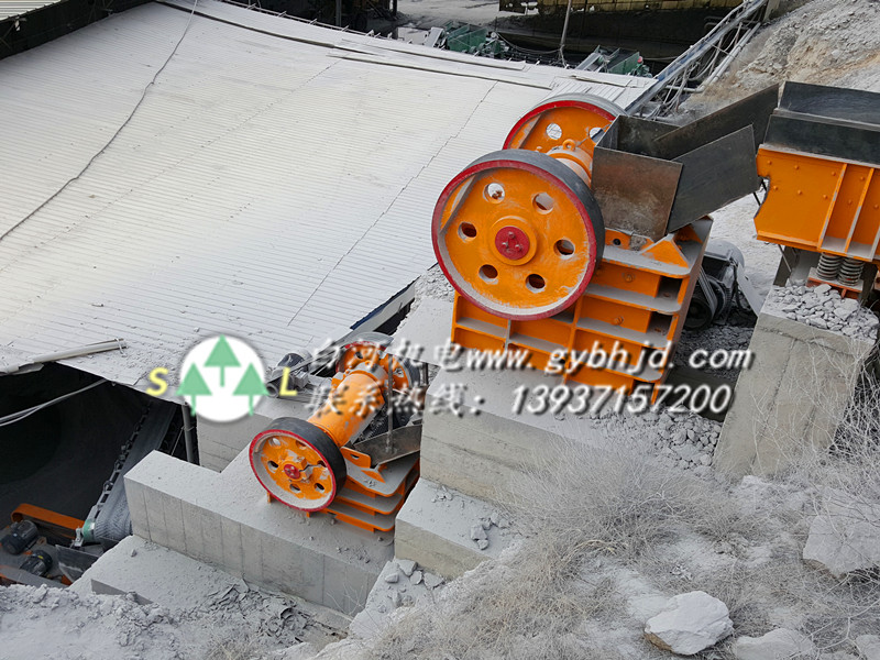 白河機(jī)電顎式破碎機(jī)甘肅生產(chǎn)現(xiàn)場(chǎng)